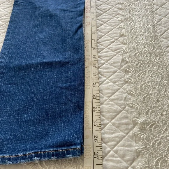 Sonoma Girlfriend Jeans Medium Wash Distressing and Holes Mid Rise Size 8 - Picture 13 of 13